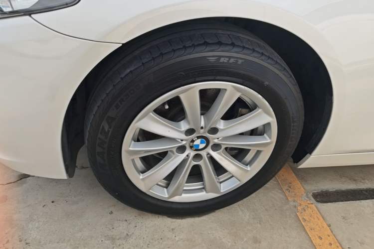 Used BMW 5 Series 2017 520Li Elegant Edition Left Front Wheel Hub