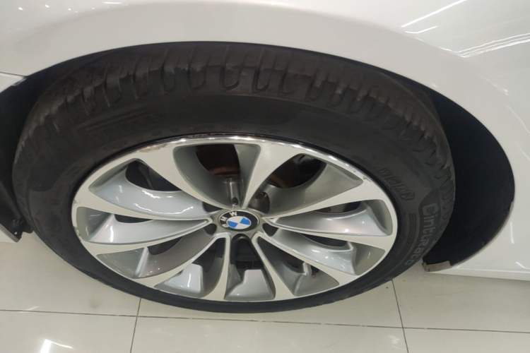 Used BMW 5 Series 2017 525Li Leading Model Left Front Wheel Hub