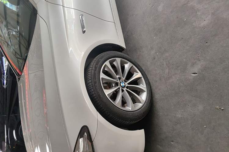 Used BMW 5 Series 2017 525Li Leading Model Left Front Wheel Hub