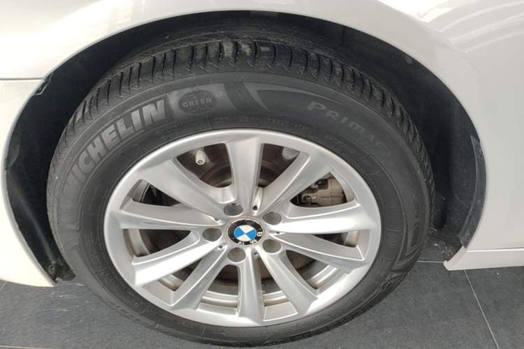 Used BMW 5 Series 2017 520Li Elegant Edition Left Front Wheel Hub
