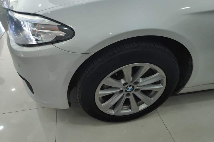Used BMW 5 Series 2017 520Li Elegant Edition Left Front Wheel Hub