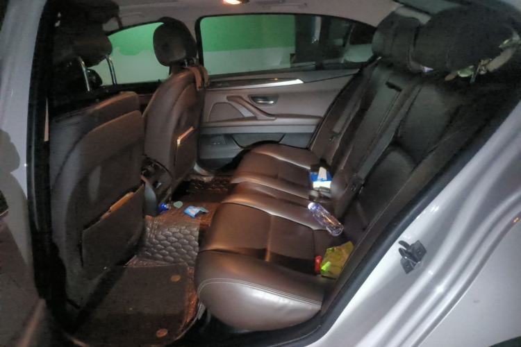 Used BMW 5 Series 2017 525Li Luxury Design Package Left Rear Seat