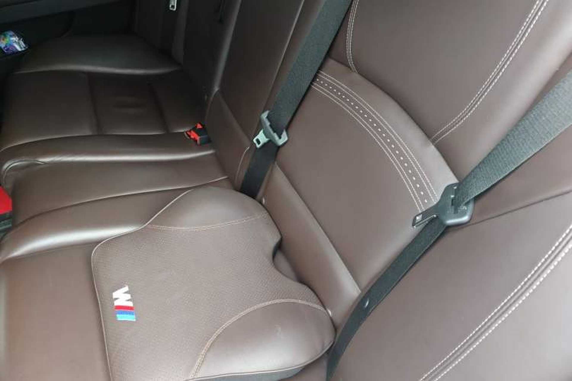 Used BMW 5 Series 2017 525Li Luxury Design Package Left Rear Seat