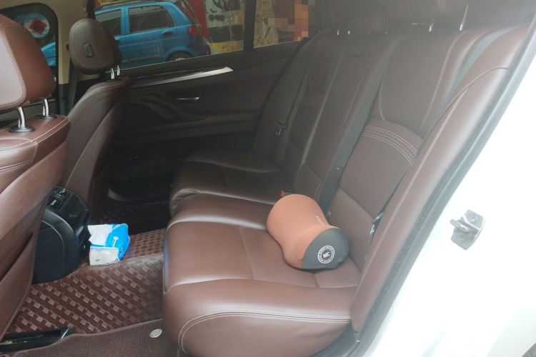 Used BMW 5 Series 2017 525Li Luxury Design Package Left Rear Seat