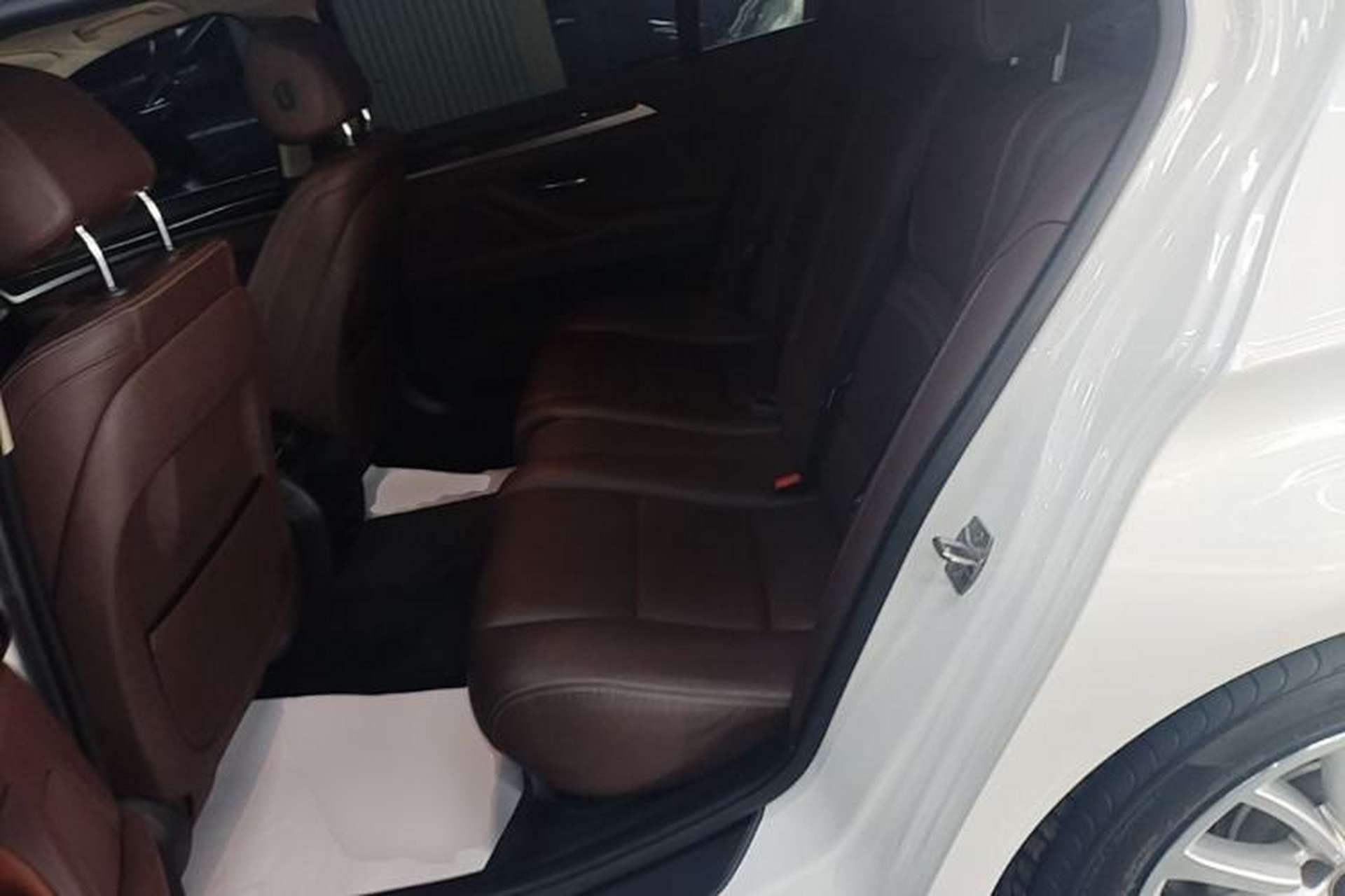 Used BMW 5 Series 2017 525Li Luxury Design Package Left Rear Seat