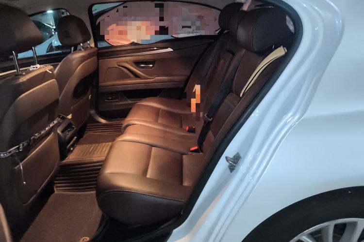 Used BMW 5 Series 2017 525Li Luxury Design Package Left Rear Seat