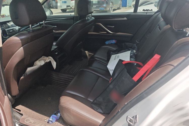 Used BMW 5 Series 2017 525Li Luxury Design Package Left Rear Seat