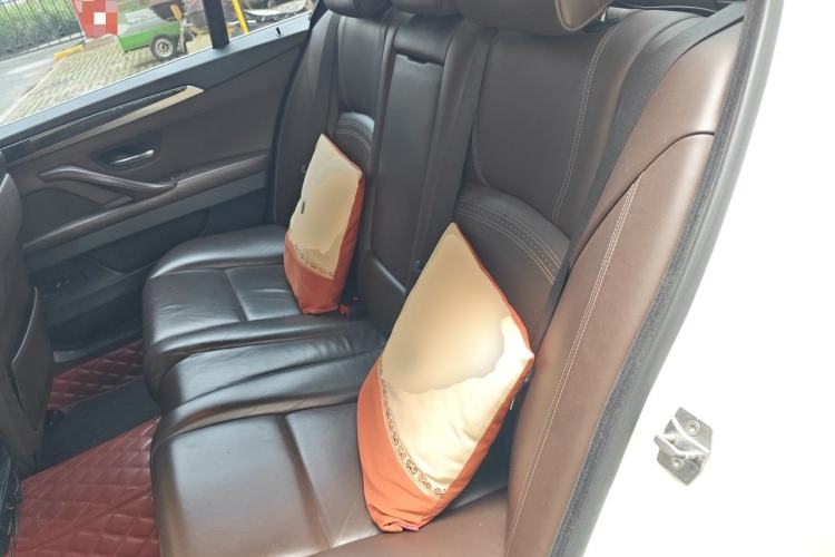 Used BMW 5 Series 2017 525Li Luxury Design Package Left Rear Seat