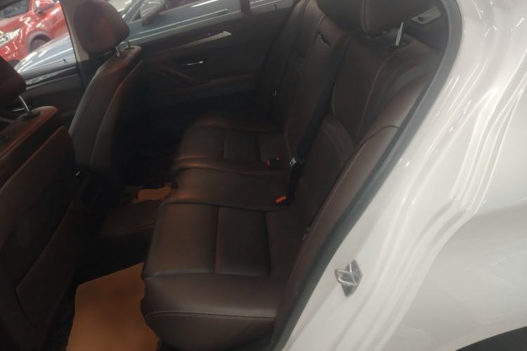 Used BMW 5 Series 2017 525Li Luxury Design Package Left Rear Seat