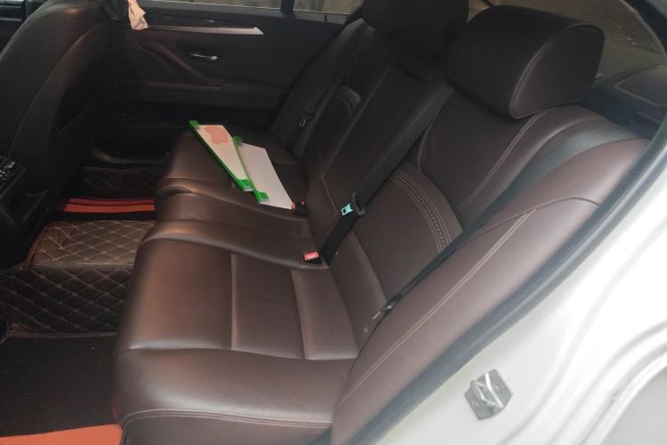 Used BMW 5 Series 2017 525Li Luxury Design Package Left Rear Seat