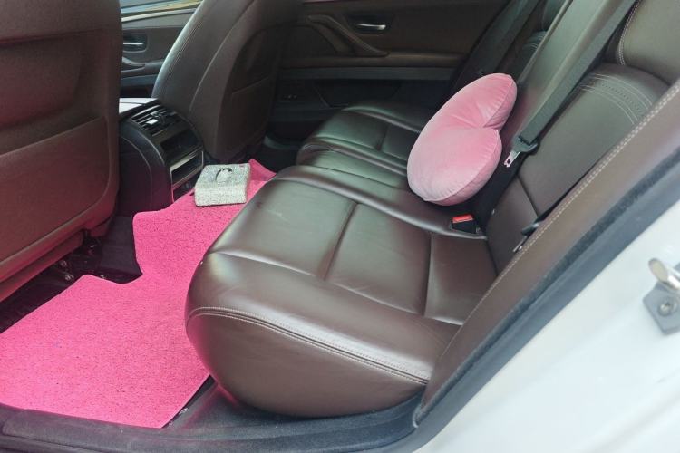 Used BMW 5 Series 2017 525Li Luxury Design Package Left Rear Seat