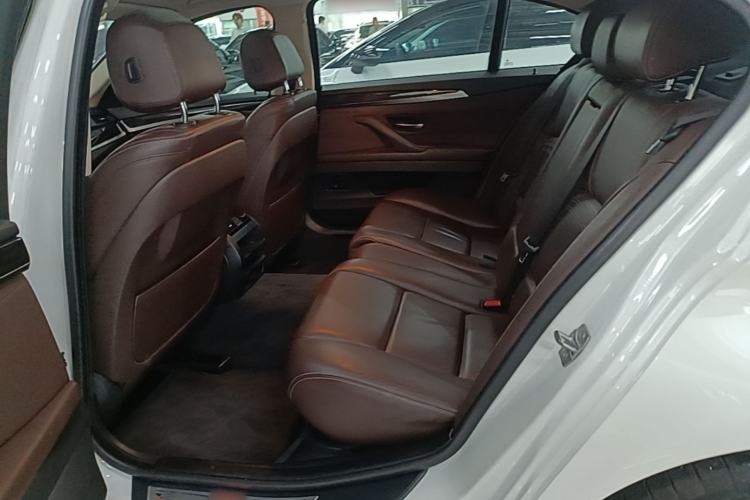 Used BMW 5 Series 2017 525Li Luxury Design Package Left Rear Seat