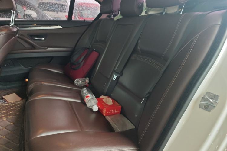Used BMW 5 Series 2017 525Li Luxury Design Package Left Rear Seat