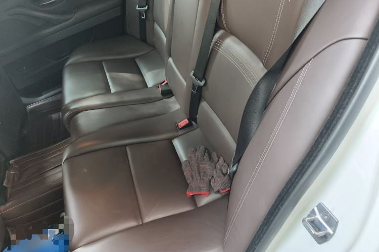 Used BMW 5 Series 2017 525Li Luxury Design Package Left Rear Seat