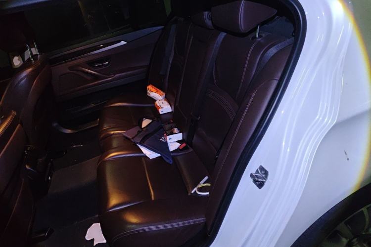 Used BMW 5 Series 2017 525Li Luxury Design Package Left Rear Seat