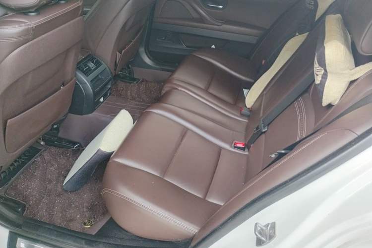 Used BMW 5 Series 2017 525Li Luxury Design Package Left Rear Seat
