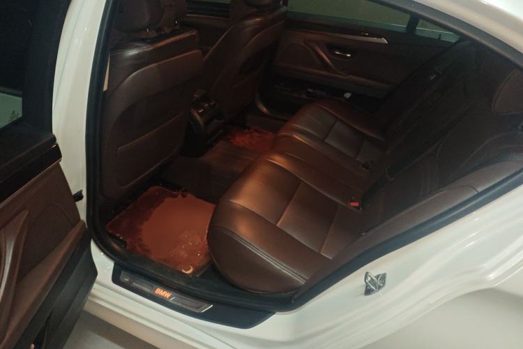 Used BMW 5 Series 2017 525Li Luxury Design Package Left Rear Seat