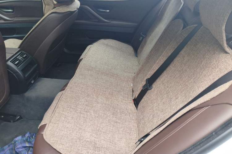 Used BMW 5 Series 2017 525Li Luxury Design Package Left Rear Seat