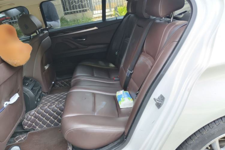 Used BMW 5 Series 2017 525Li Luxury Design Package Left Rear Seat