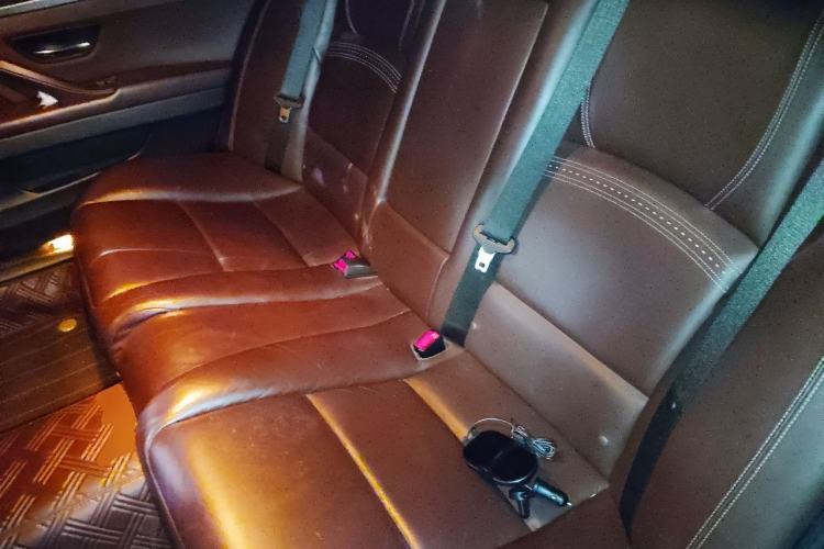 Used BMW 5 Series 2017 525Li Luxury Design Package Left Rear Seat