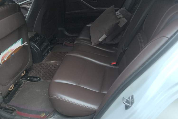 Used BMW 5 Series 2017 525Li Luxury Design Package Left Rear Seat