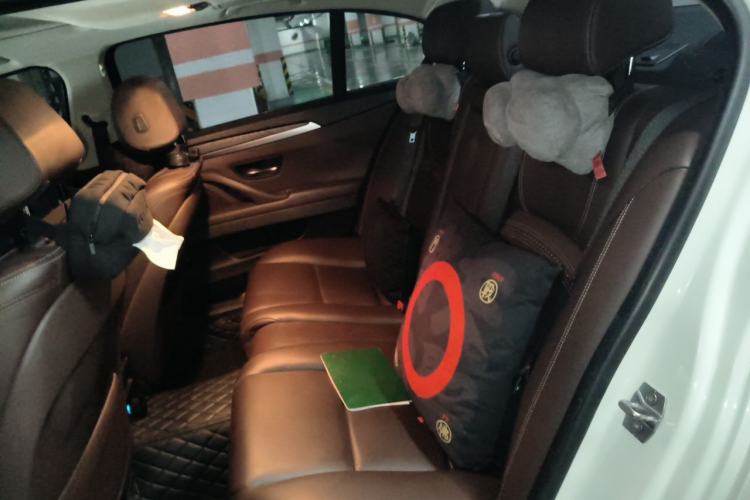 Used BMW 5 Series 2017 525Li Luxury Design Package Left Rear Seat