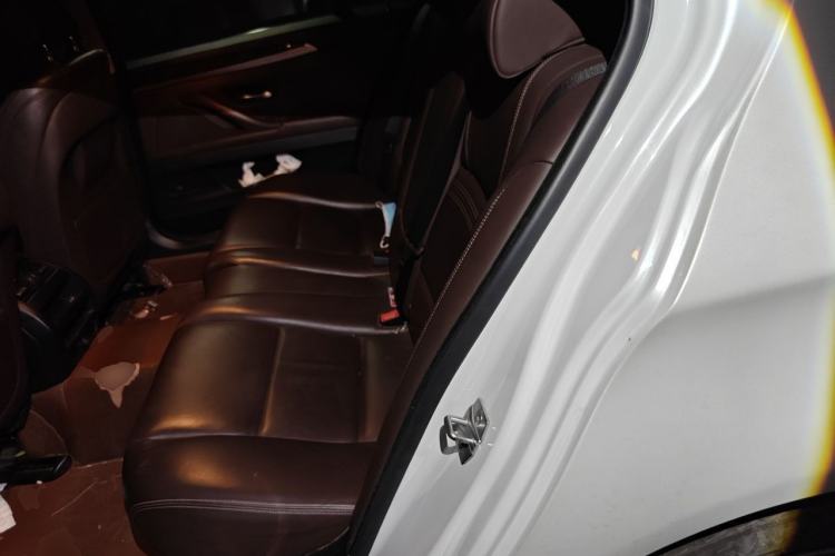 Used BMW 5 Series 2017 525Li Luxury Design Package Left Rear Seat