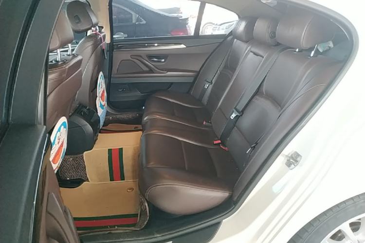 Used BMW 5 Series 2017 525Li Luxury Design Package Left Rear Seat