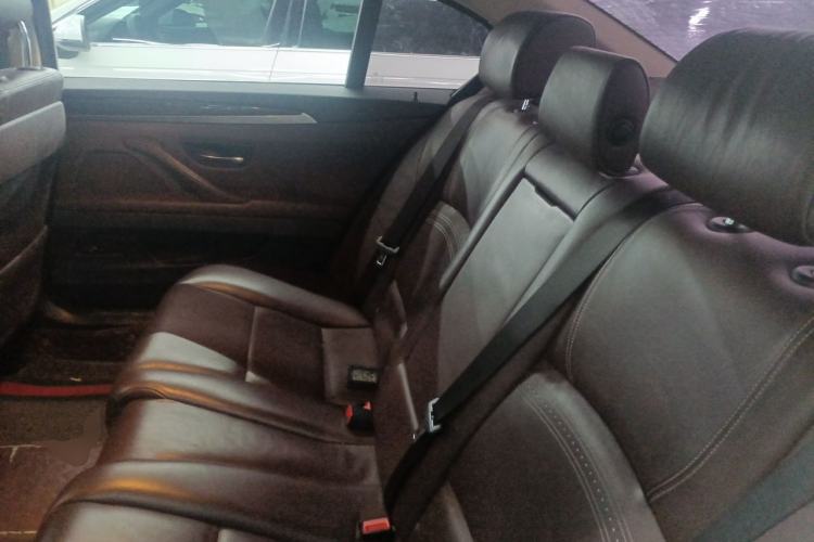Used BMW 5 Series 2017 525Li Luxury Design Package Left Rear Seat