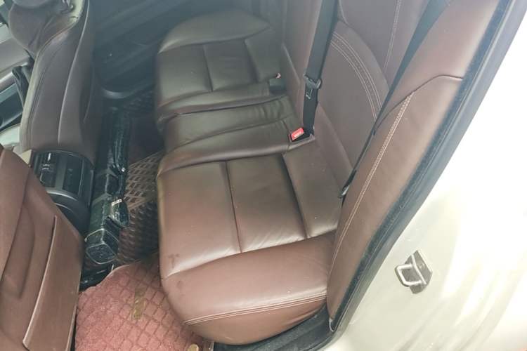 Used BMW 5 Series 2017 525Li Luxury Design Package Left Rear Seat
