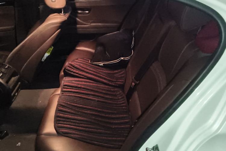 Used BMW 5 Series 2017 525Li Luxury Design Package Left Rear Seat