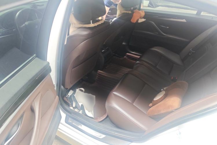 Used BMW 5 Series 2017 525Li Luxury Design Package Left Rear Seat