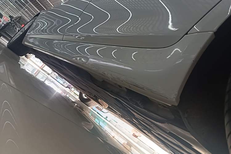 Used BMW 5 Series 2017 525Li Luxury Design Package Left Side Sill