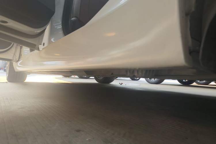 Used BMW 5 Series 2017 525Li Leading Model Left Side Sill