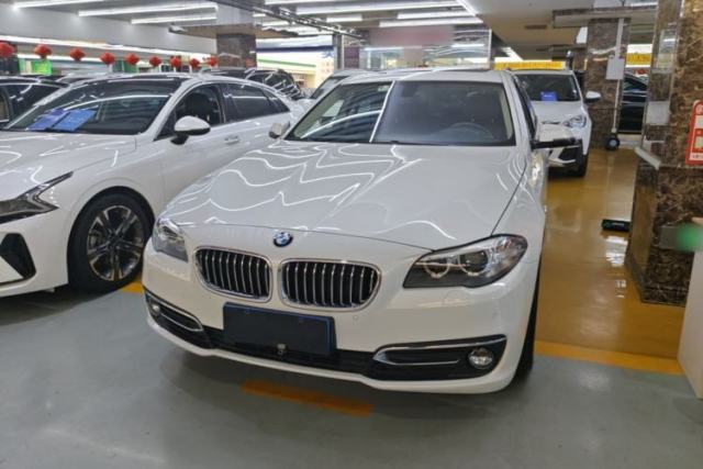 BMW 5 Series 2017 525Li Luxury Design Package с пробегом