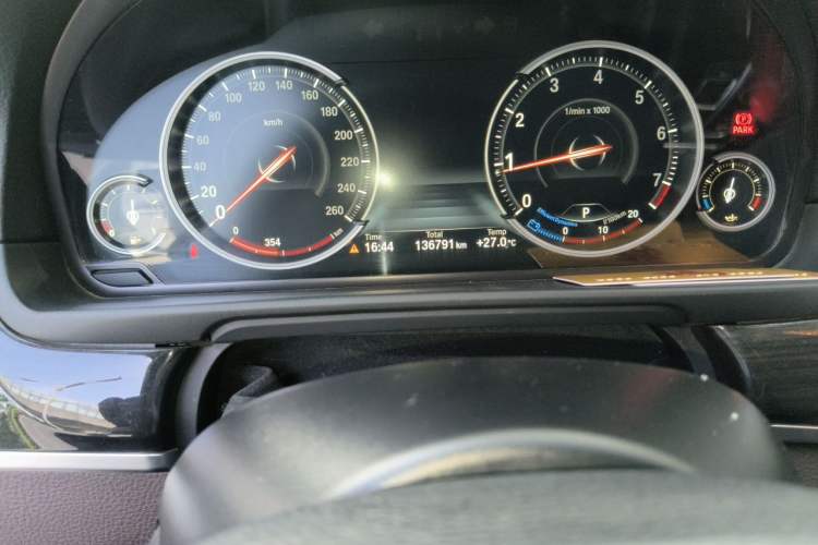 Used BMW 5 Series 2017 525Li Luxury Design Package Odometer Close Up