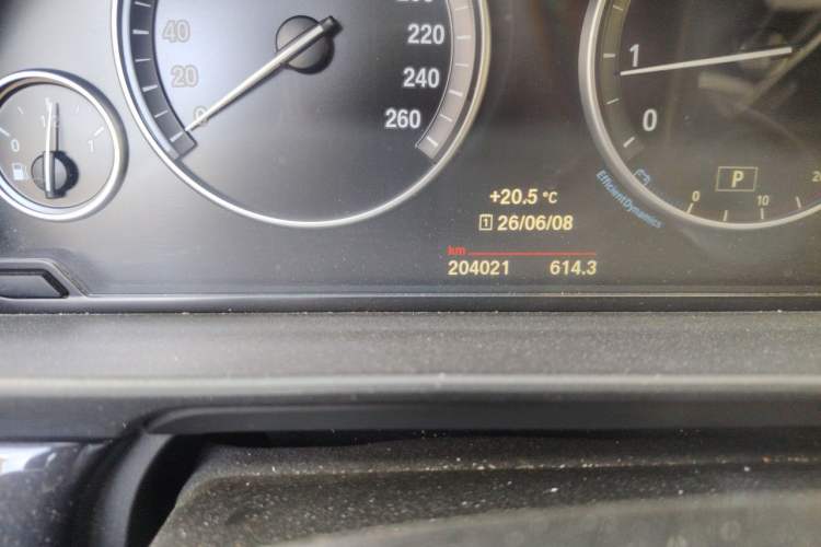 Used BMW 5 Series 2017 520Li Elegant Edition Odometer Close Up