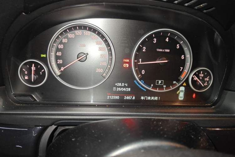 Used BMW 5 Series 2017 520Li Elegant Edition Odometer Close Up