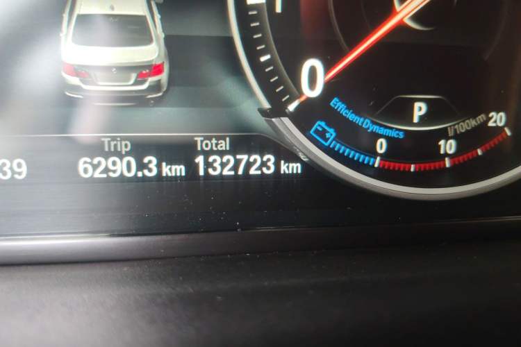 Used BMW 5 Series 2017 525Li Luxury Design Package Odometer Close Up