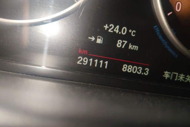 Used BMW 5 Series 2017 520Li Elegant Edition Odometer Close Up