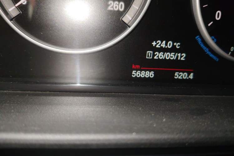Used BMW 5 Series 2017 525Li Leading Model Odometer Close Up