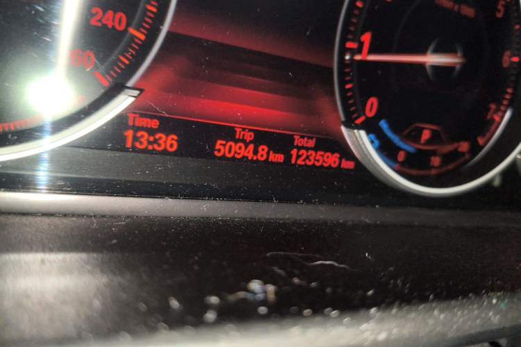 Used BMW 5 Series 2017 525Li Luxury Design Package Odometer Close Up