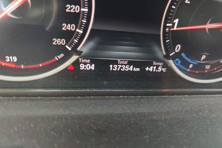 Used BMW 5 Series 2017 525Li Luxury Design Package Odometer Close Up