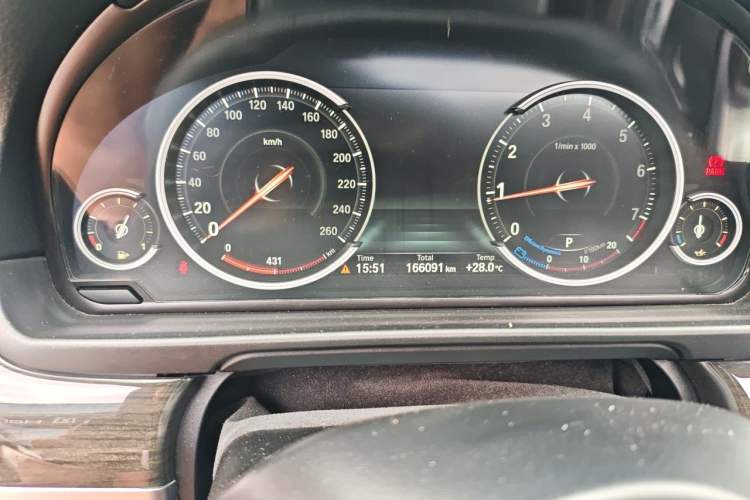 Used BMW 5 Series 2017 525Li Luxury Design Package Odometer Close Up