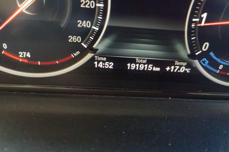 Used BMW 5 Series 2017 525Li Luxury Design Package Odometer Close Up
