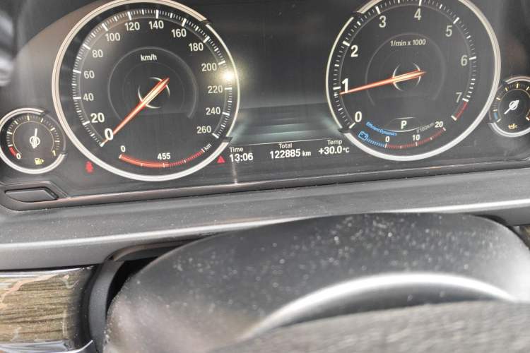 Used BMW 5 Series 2017 525Li Luxury Design Package Odometer Close Up