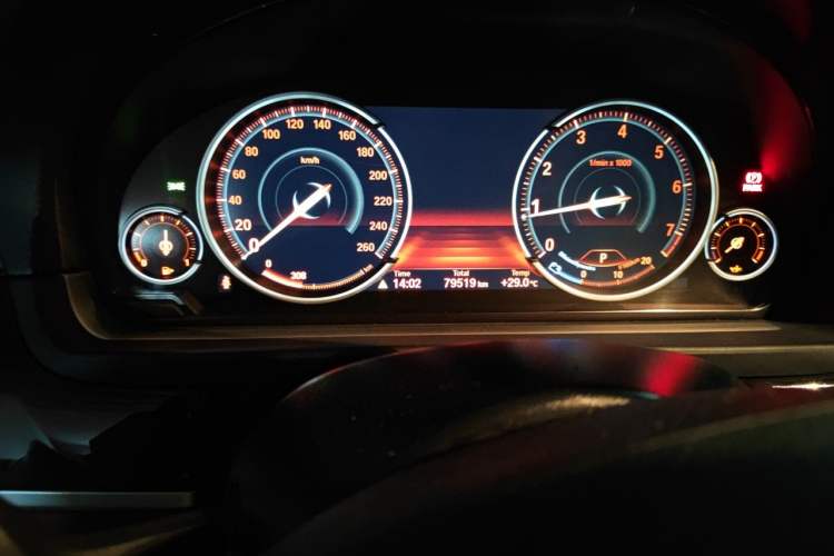 Used BMW 5 Series 2017 525Li Luxury Design Package Odometer Close Up
