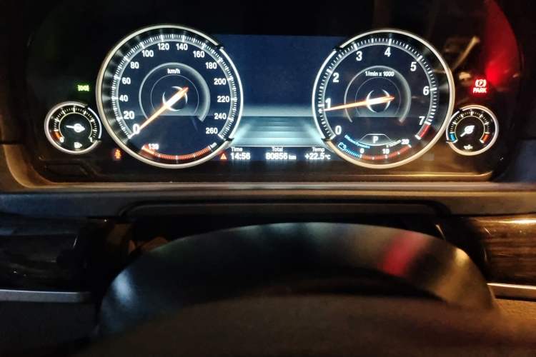 Used BMW 5 Series 2017 525Li Luxury Design Package Odometer Close Up