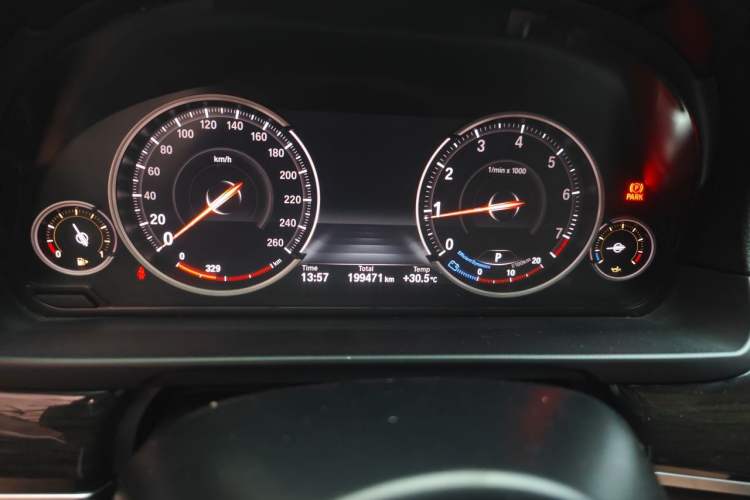 Used BMW 5 Series 2017 525Li Luxury Design Package Odometer Close Up