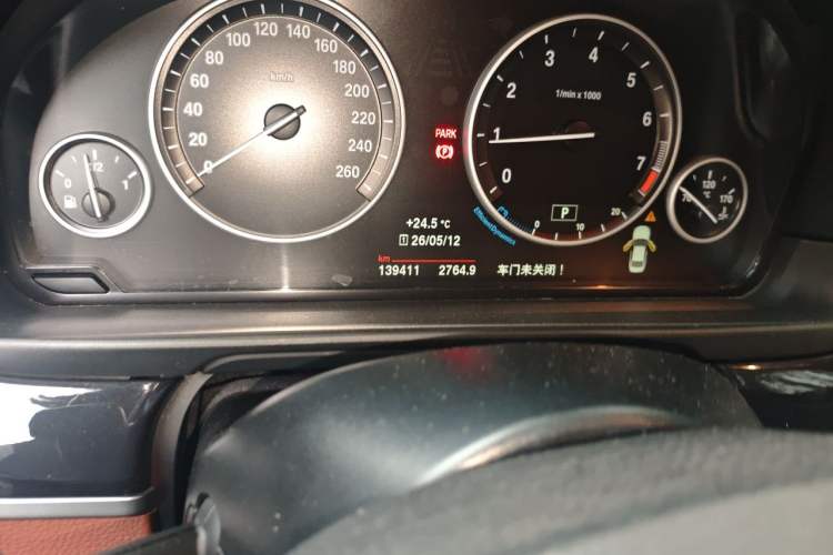Used BMW 5 Series 2017 520Li Elegant Edition Odometer Close Up